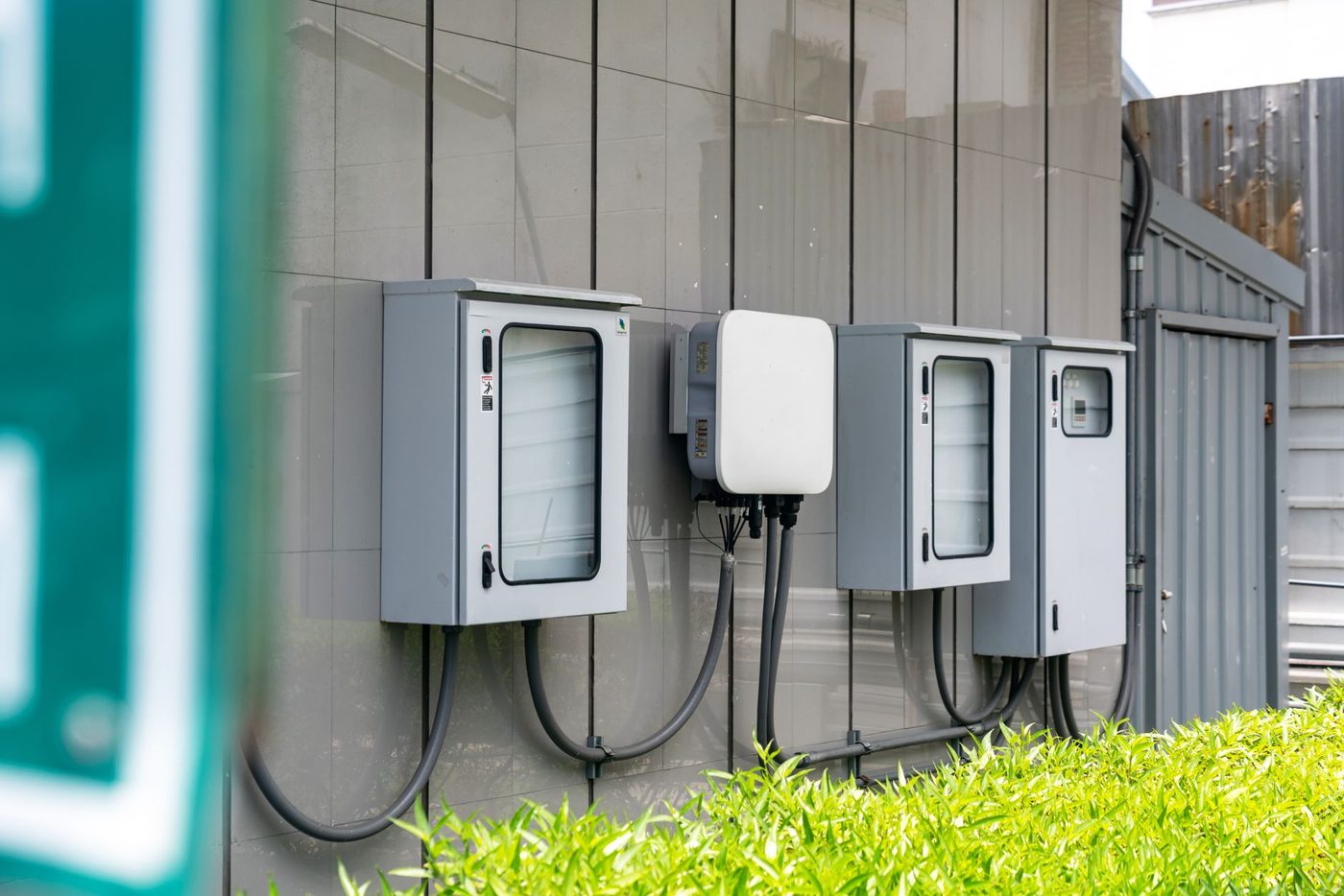 Attrezzatura di distribuzione elettrica all'interno di un edificio commerciale